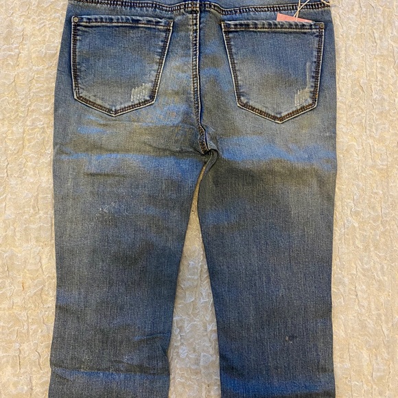 Distressed jeans - Picture 2 of 4